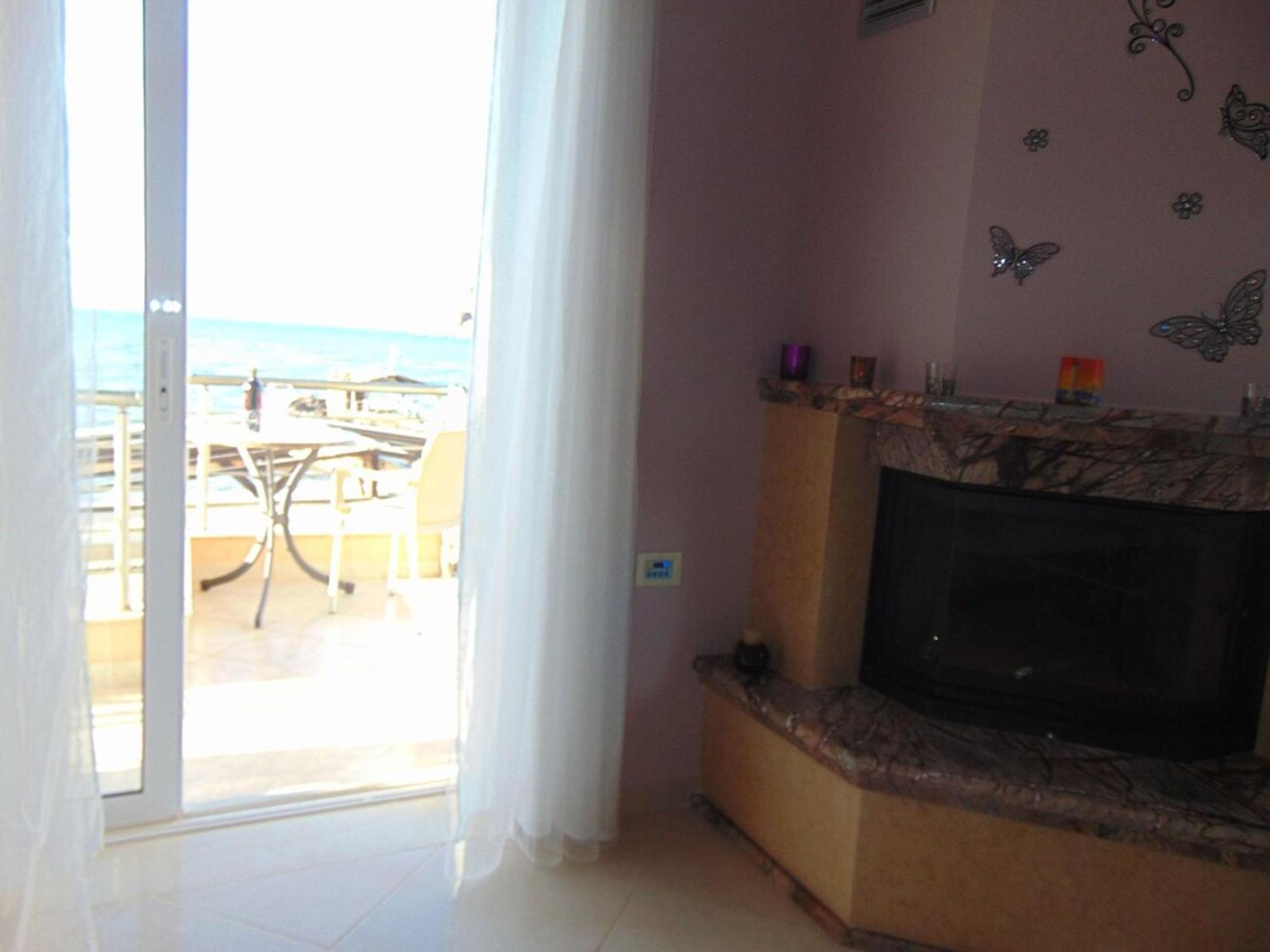 Comfy Beachfront Litinas Casa With Seaview Ханья Экстерьер фото